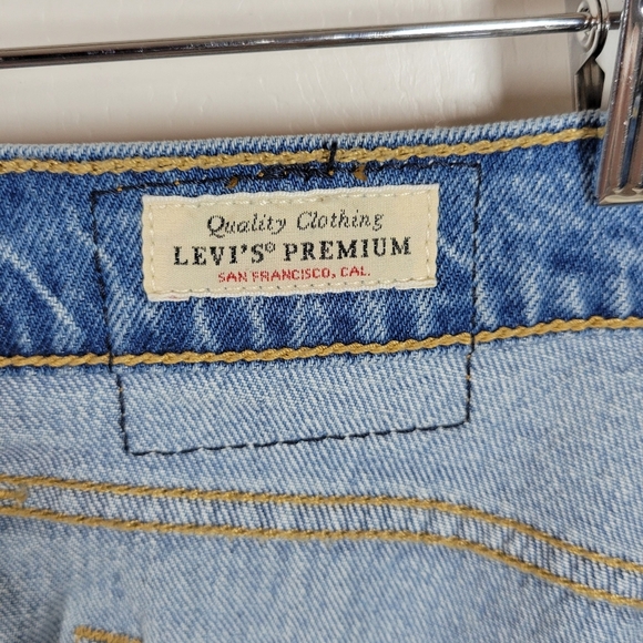 Levi's Premium Denim Button Fly Wedgie Straight Fit Jeans Size 30 - Picture 5 of 10